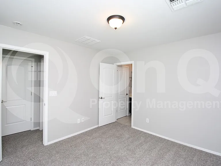 1611 W Tombstone Trl — Photo 16
