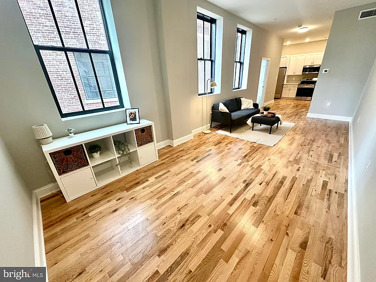100 W Lexington St #505 — Photo 7
