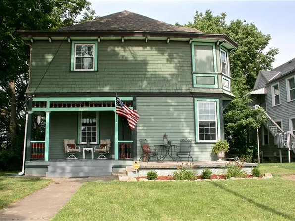 2406 Brooklyn Ave, Kansas City, MO 64127