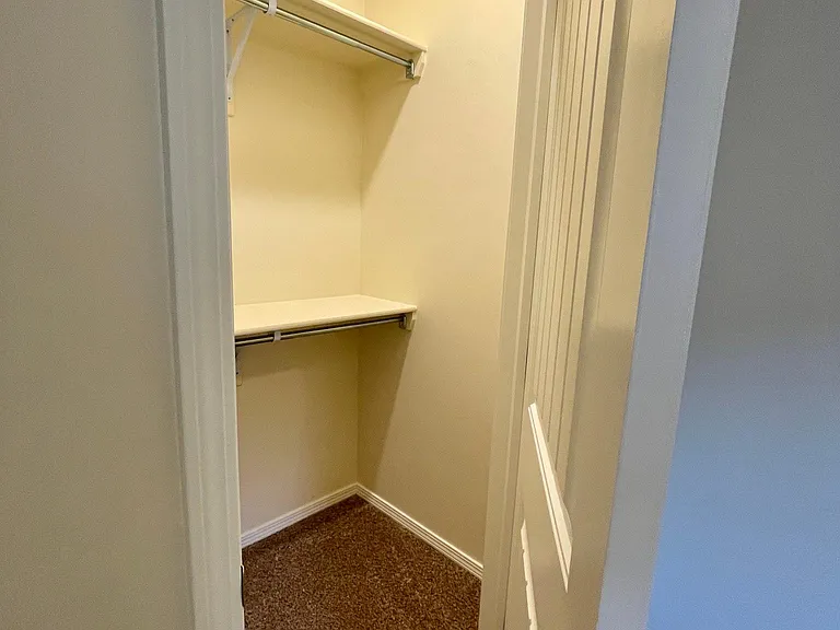 7165 Meridian St — Photo 20