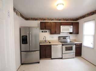 8391 Uxbridge Ct, Springfield, VA 22151