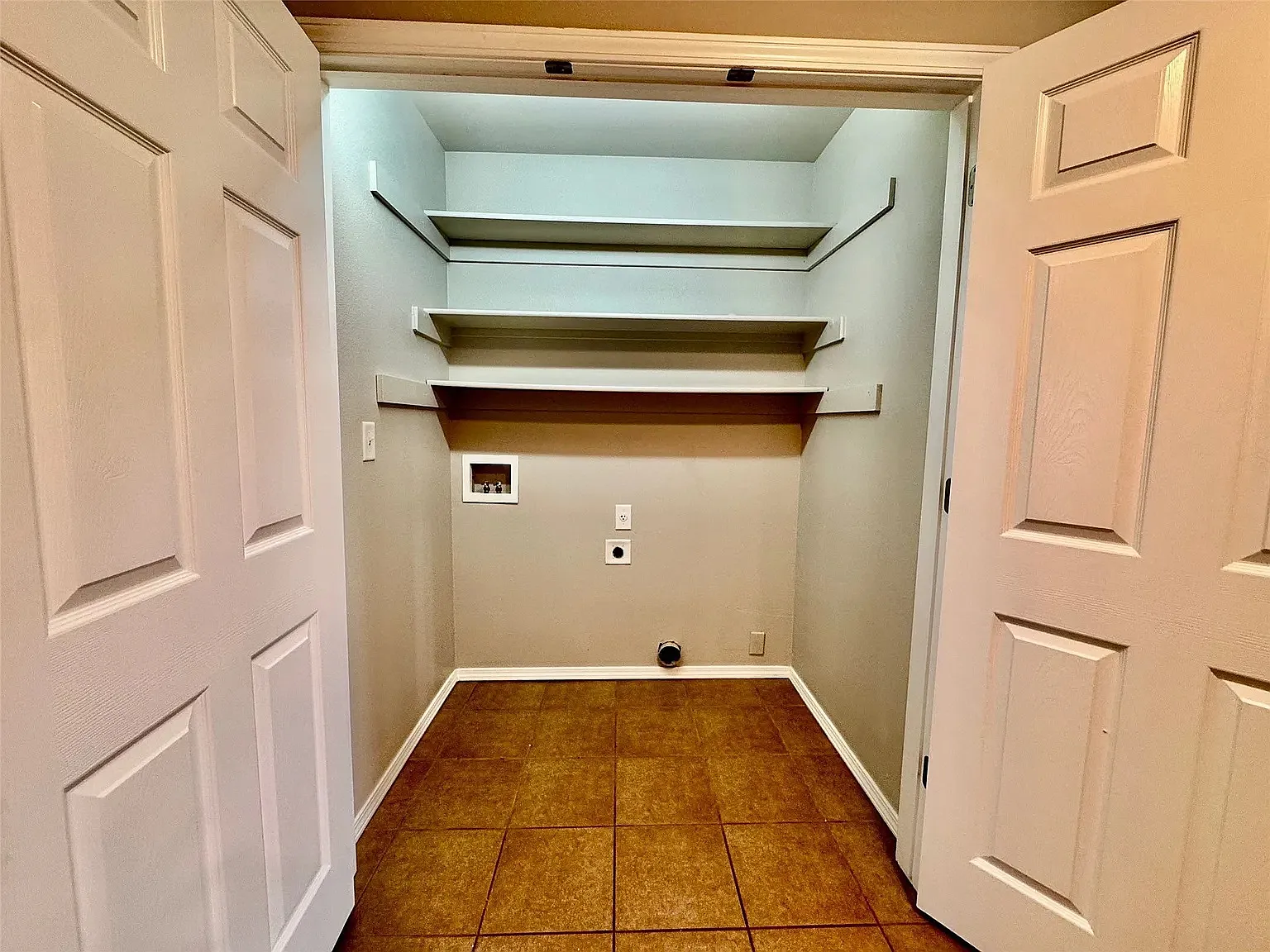 2 bed, 1166 sqft, $1,300 — Photo 4