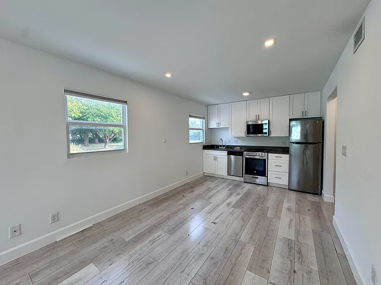 102 S K St #1 — Photo 5