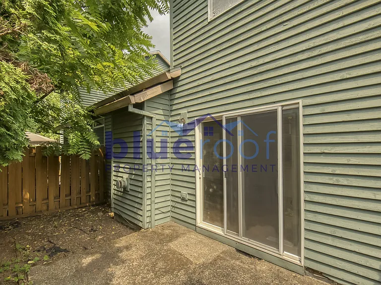 520-522 SW 150th Ave #522 — Photo 17