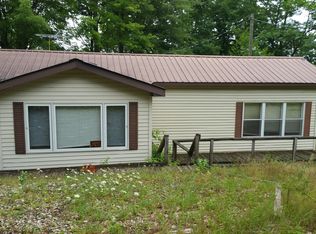 6222 E Interlochen Rd, Fountain, MI 49410