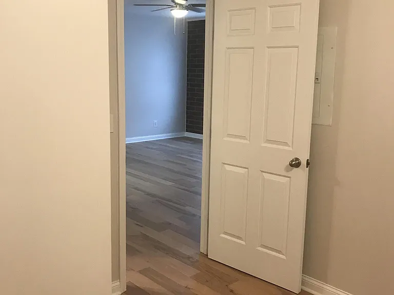 927 Main St — Photo 10