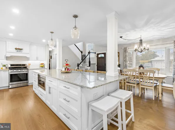 190 Pinewood Rd, Toms River, NJ 08753