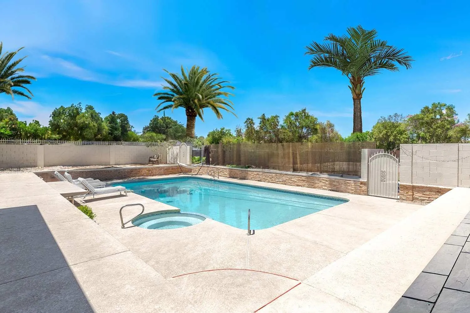 4 bed, 3.0 bath, 5231 sqft, $1,360 — Photo 3