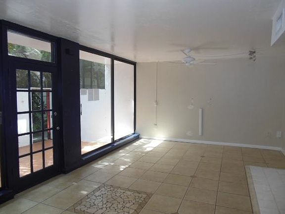 4th image of 3168 Bird Ave