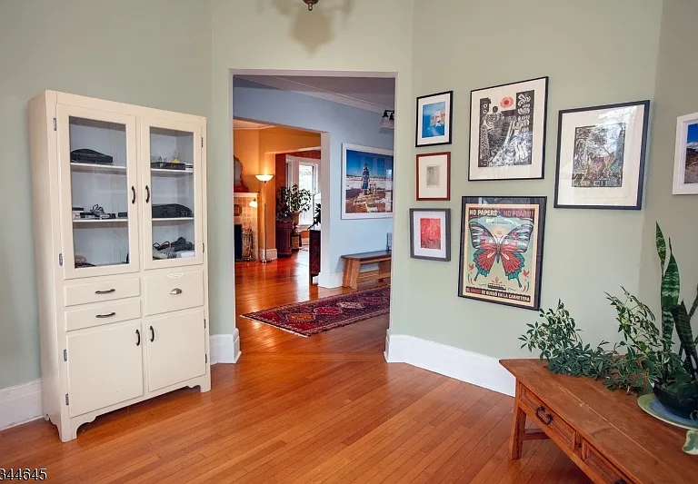 110 Montclair Ave — Photo 26