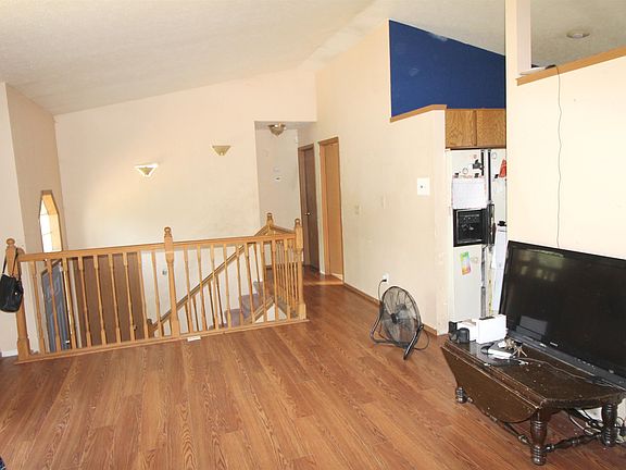 4th image of 3607 W Heroy Ave