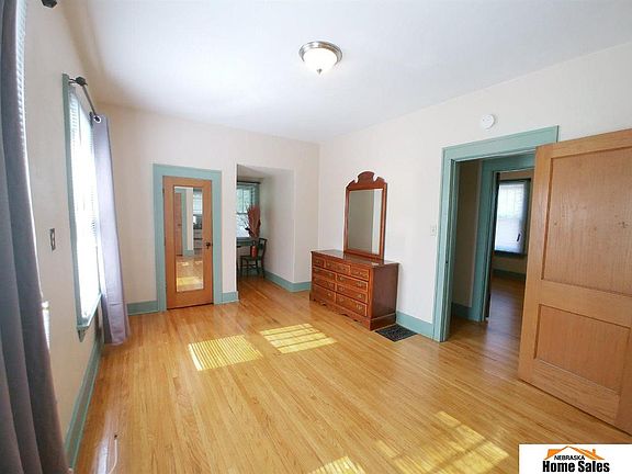 5th image of 2424 S 37th St