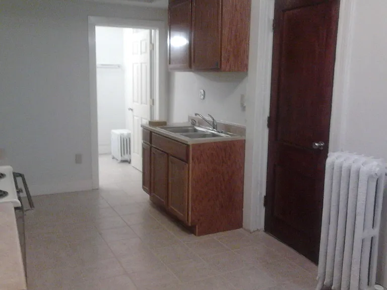 130 College Pl — Photo 6