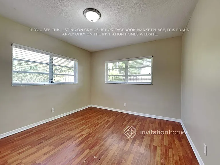 1451 SW 10th St — Photo 12