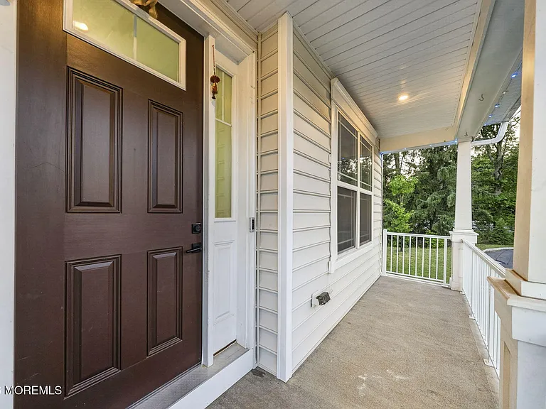 319 Tulip Ct — Photo 7