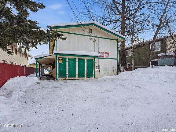 2nd image of 530 Mumford St