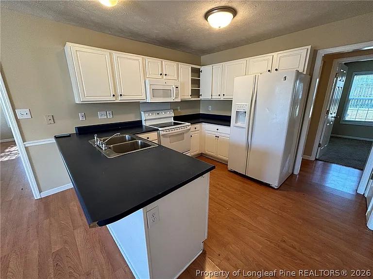7819 Rosewood Ave — Photo 11