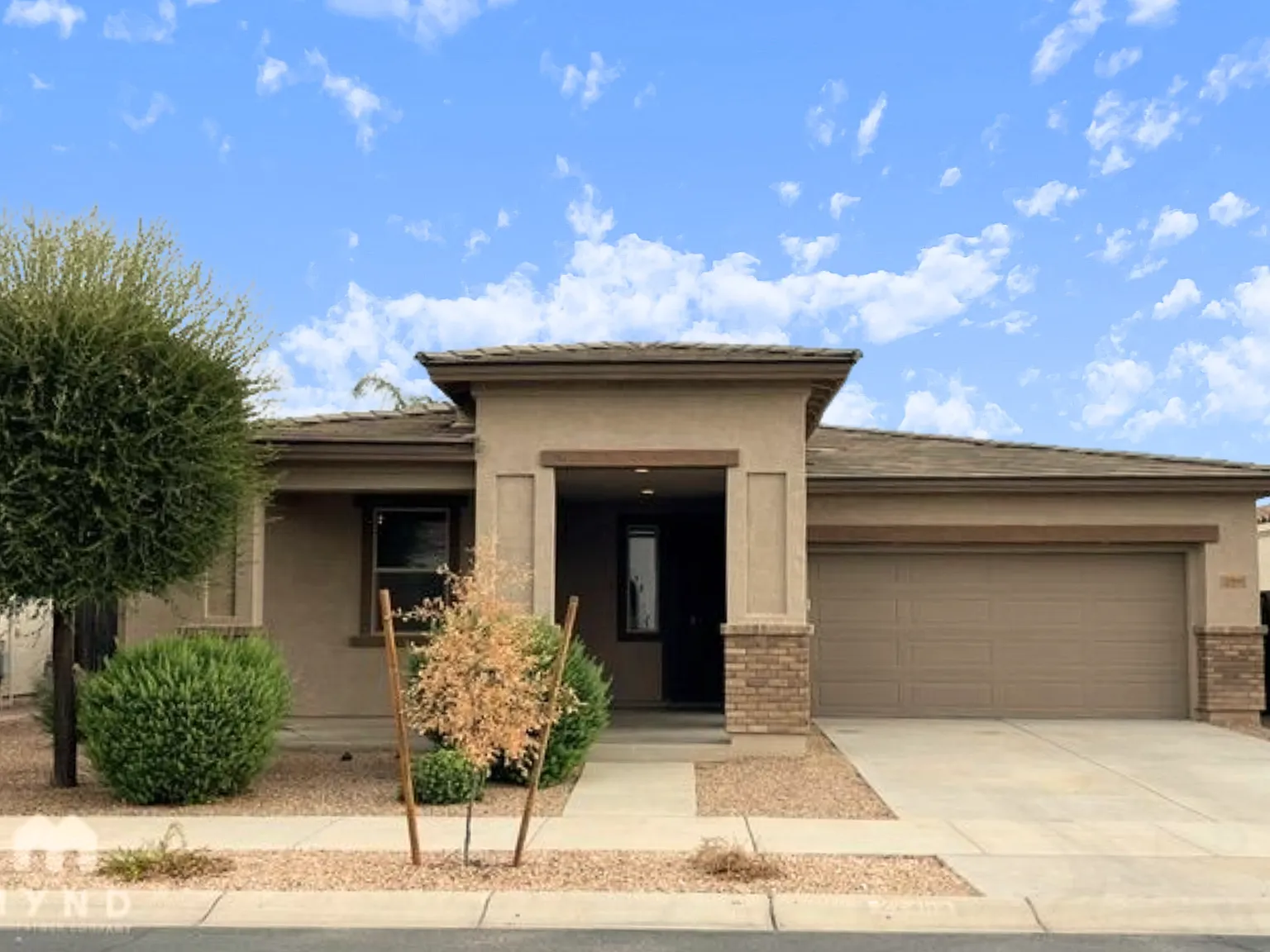 3 bed, 2.0 bath, 1942 sqft, $2,395 — Photo 2