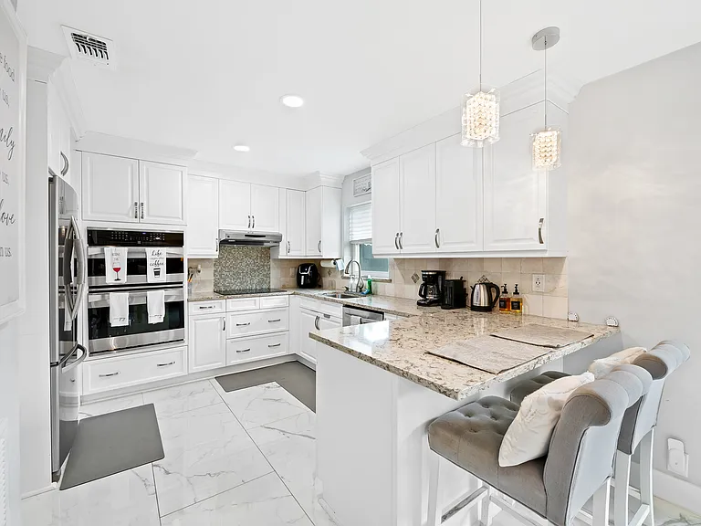 3298 N Dixie Hwy — Photo 19