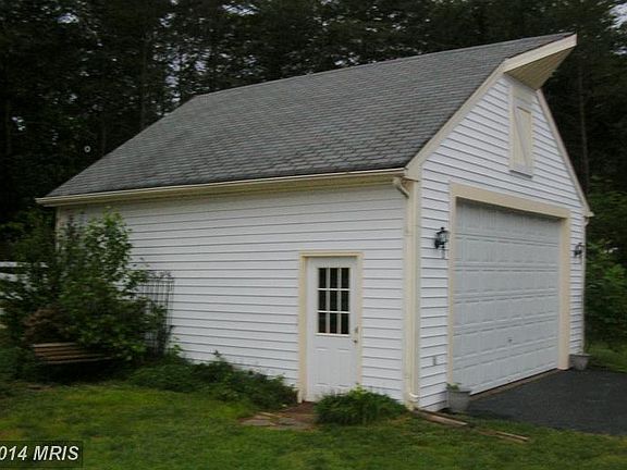 3rd image of 12 Caroway Dr
