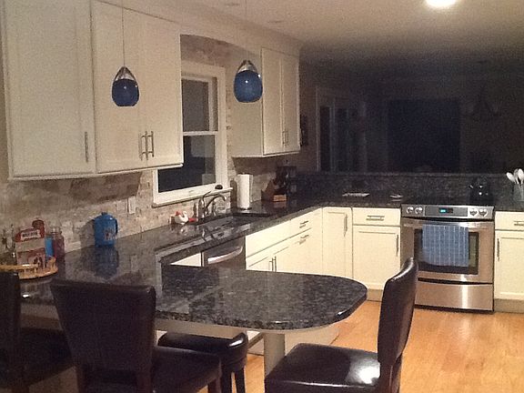 counter w/Murano pendants