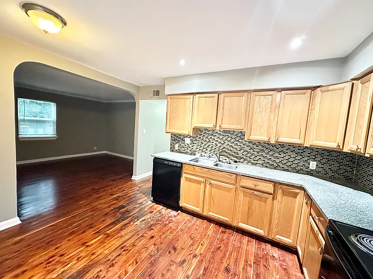 1302 S Quinlan Park Rd #B — Photo 8