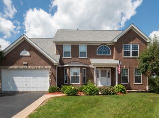 2360 Wynwood Ln, Aurora, IL