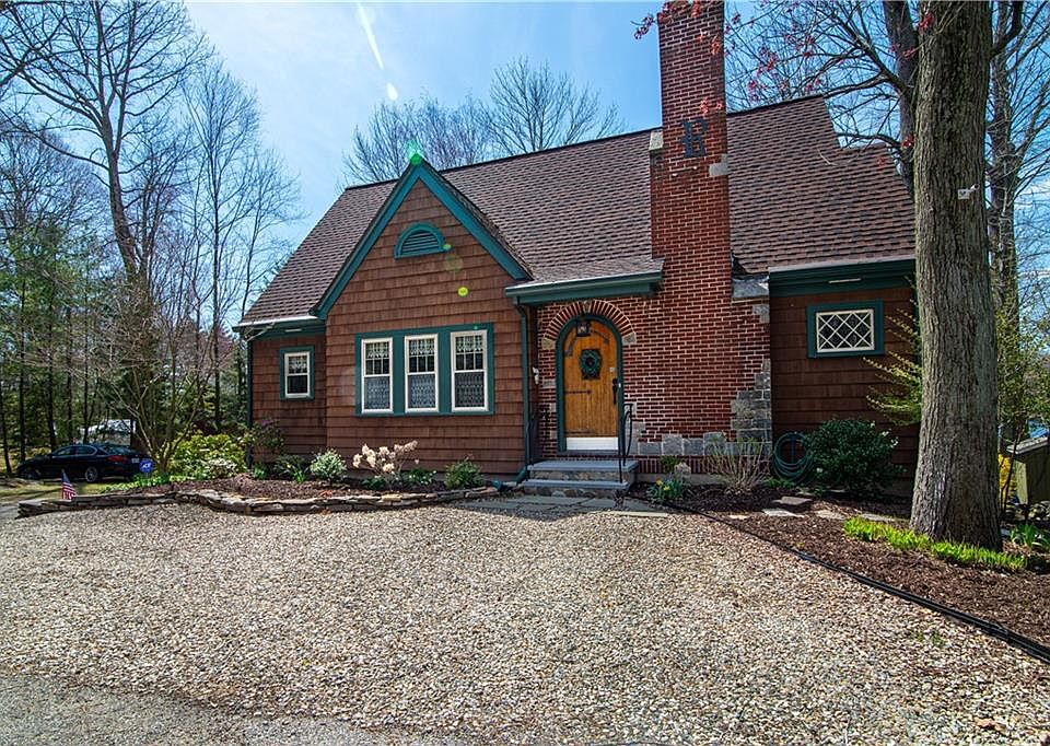 1st image of 565 Reservoir Rd
