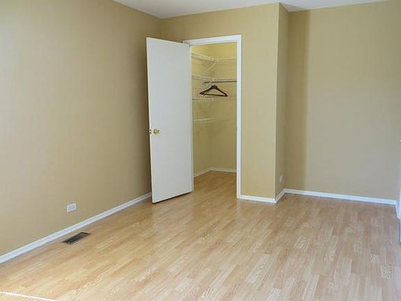 5th image of 1543 Quaker Ln Unit 112-C