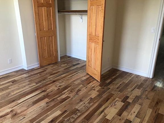 5th image of 3269 48th St APT 1R