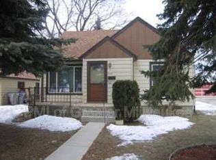 3924 W Green Tree Rd, Milwaukee, WI 53209