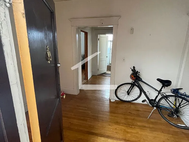 42 Park Vale Ave #6 — Photo 3