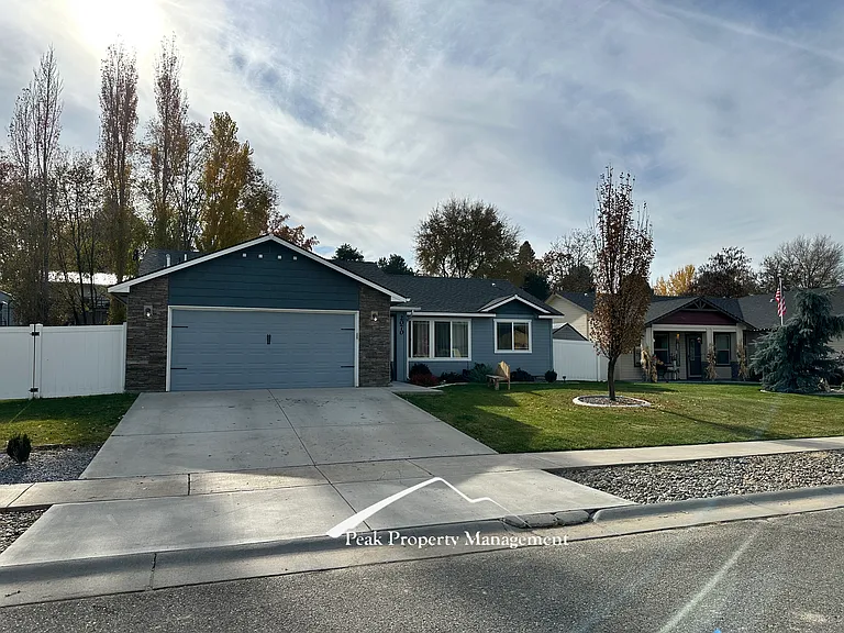 2070 Kelly Dr — Photo 21