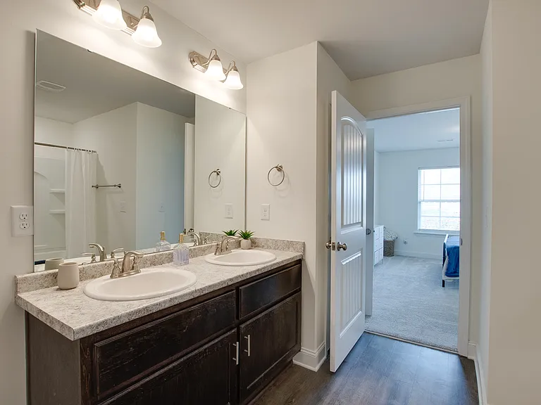 200 Abercorn Dr — Photo 17