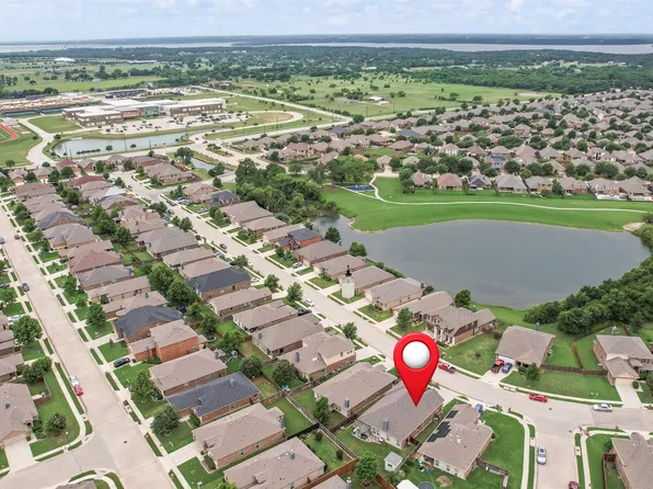 1305 Cheyenne Dr, Aubrey, TX 76227