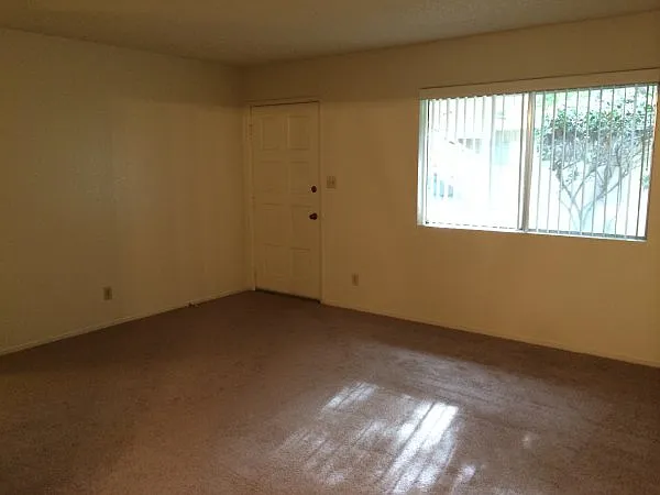 2 bed, 687 sqft, $1,095 — Photo 2