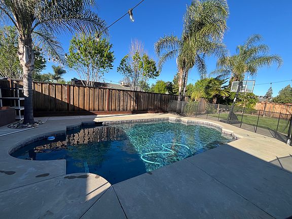 2nd image of 705 Summer Cir