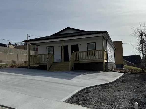 107 College Ave W, Carthage, TN 37030