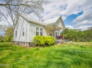203 Tree Top Ln, Tellico Plains, TN 37385