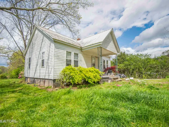 203 Tree Top Ln, Tellico Plains, TN 37385