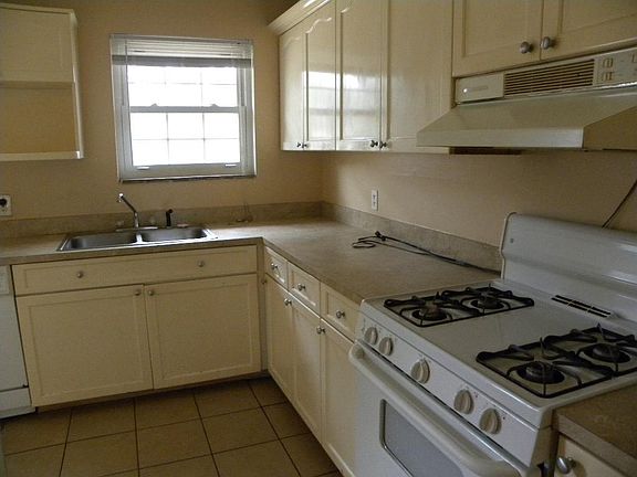 3rd image of 15 W Audrey Dr NW