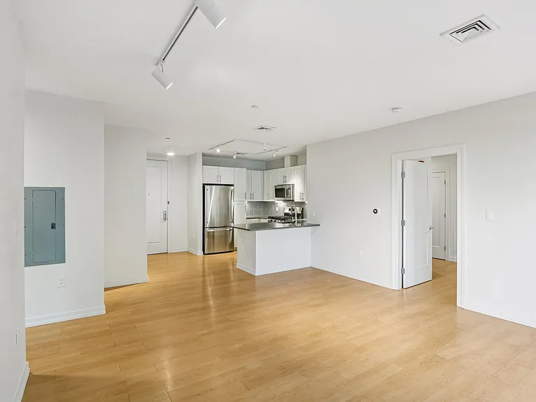 Park77 Apartments — Photo 41