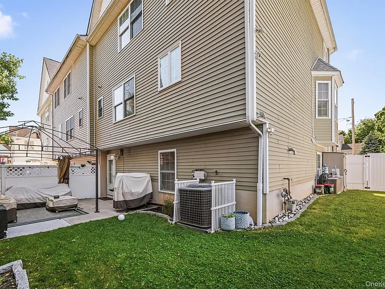 42 Leonard St — Photo 27
