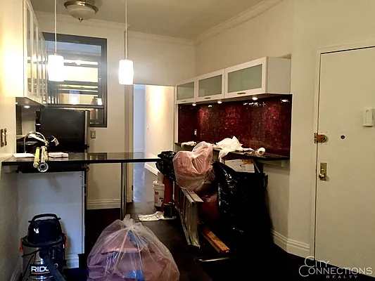 Rented by City Connections Realty | media 4