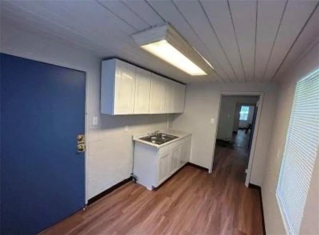 2 bed, 1.0 bath, 1180 sqft, $500 — Photo 1