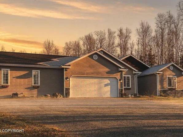 2219 S Creekshore Cir, Wasilla, AK 99623