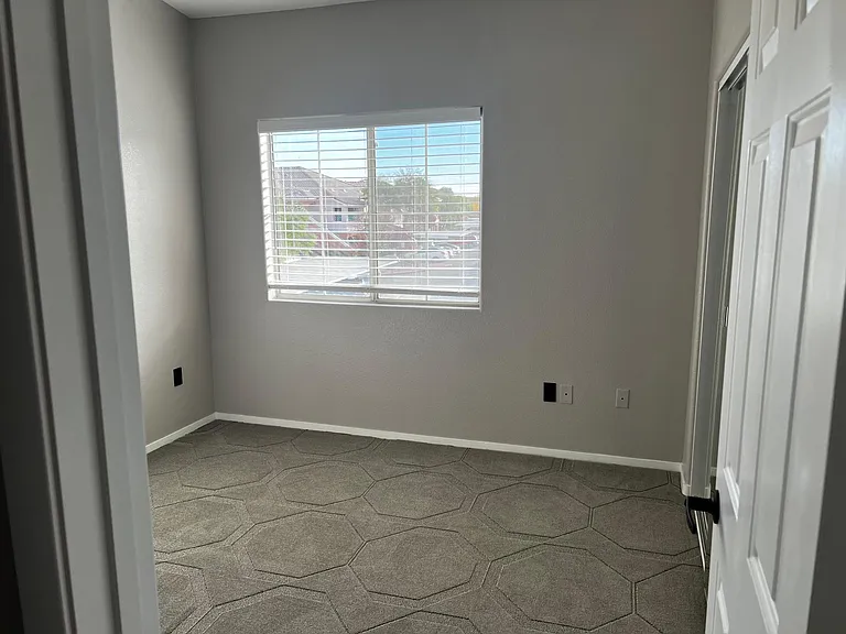 300 Amber Pine St #207 — Photo 32