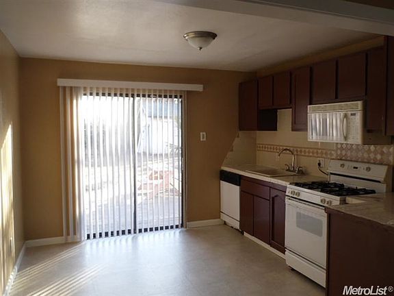 4th image of 2428 Knoll St