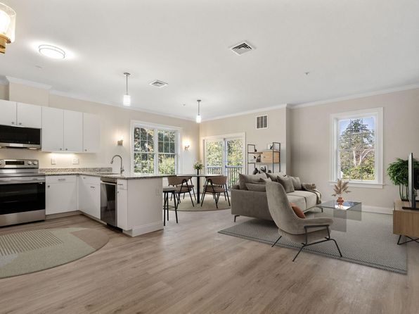244 Main St, Millis, MA