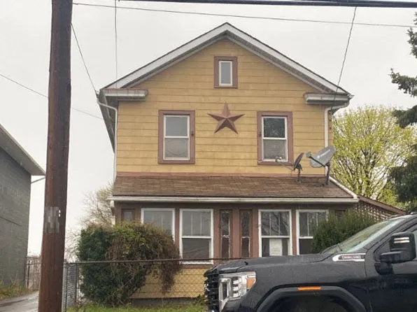 325 W 3rd St, Berwick, PA 18603